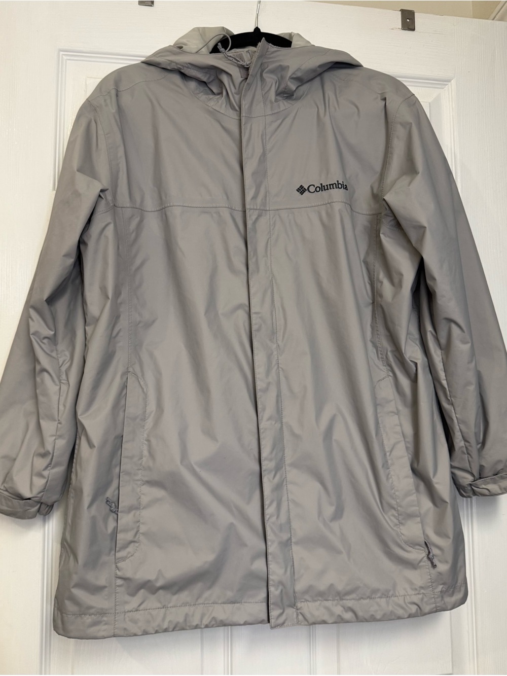 Columbia Light Gray Hooded Rain Jacket women’s medium